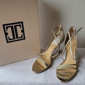 Ivanka Trump champagne gold heels